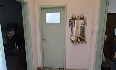 Casa en  venta en Isidro Casanova