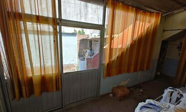 Casa en  venta en Isidro Casanova