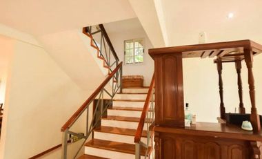 Chalet en cruce varela