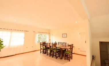 Chalet en cruce varela