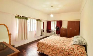 Chalet en cruce varela