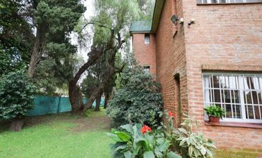 Chalet en cruce varela