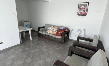 Se vende casa de huéspedes como Terreno ,El Tambo