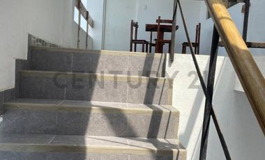 Se vende casa de huéspedes como Terreno ,El Tambo