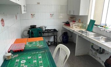 Se vende casa de huéspedes como Terreno ,El Tambo