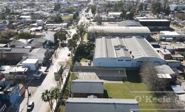 NAVE INDUSTRIAL EN VENTA- FCIO. VARELA
