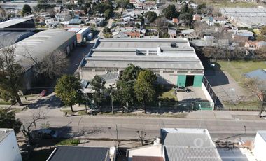 NAVE INDUSTRIAL EN VENTA- FCIO. VARELA