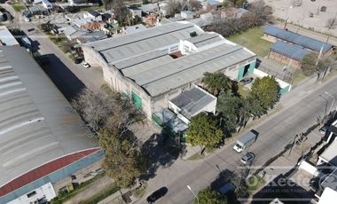 NAVE INDUSTRIAL EN VENTA- FCIO. VARELA