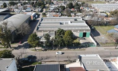 NAVE INDUSTRIAL EN VENTA- FCIO. VARELA