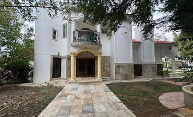 Quinta en venta en Santiago NL