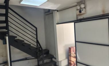 LOCAL EN SANTIAGO CENTRO DE 61,34 M2, A LA CALLE