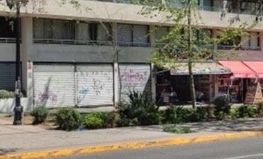 LOCAL EN SANTIAGO CENTRO DE 61,34 M2, A LA CALLE