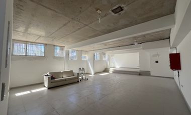 SE VENDE GRAN LOCAL COMERCIAL EN CERRO ALEGRE (CÓD 561)