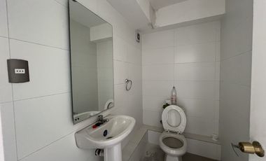 SE VENDE GRAN LOCAL COMERCIAL EN CERRO ALEGRE (CÓD 561)