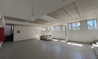 SE VENDE GRAN LOCAL COMERCIAL EN CERRO ALEGRE (CÓD 561)