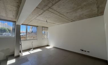 SE VENDE GRAN LOCAL COMERCIAL EN CERRO ALEGRE (CÓD 561)