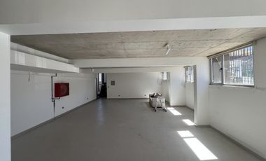 SE VENDE GRAN LOCAL COMERCIAL EN CERRO ALEGRE (CÓD 561)