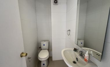 SE VENDE GRAN LOCAL COMERCIAL EN CERRO ALEGRE (CÓD 561)