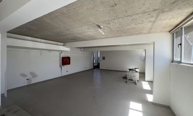 SE VENDE GRAN LOCAL COMERCIAL EN CERRO ALEGRE (CÓD 561)