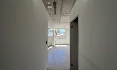 SE VENDE GRAN LOCAL COMERCIAL EN CERRO ALEGRE (CÓD 561)
