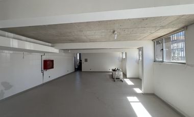 SE VENDE GRAN LOCAL COMERCIAL EN CERRO ALEGRE (CÓD 561)