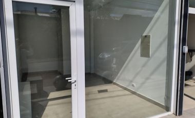 LOCAL A LA CALLE EN STRIP CENTER 21,12 M2