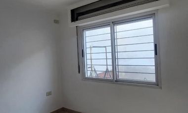 Casa a estrenar, calle Werner a metros de Hernandarias