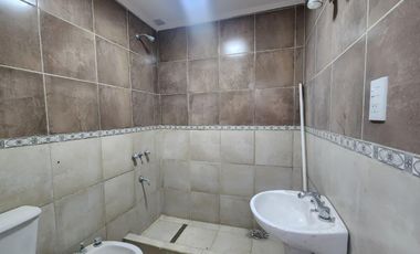 Casa a estrenar, calle Werner a metros de Hernandarias