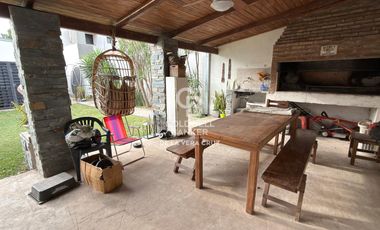 Oportunidad! Hermosa casa en barrio 7 De Marzo, Santo Tomé.