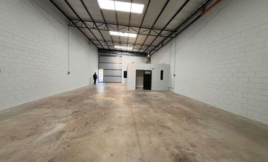 Galpón en Alquiler en B° Carrara de Horizonte, 270 m². Uso logistico o industrial