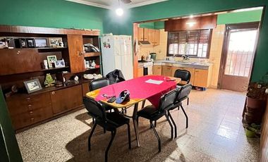 VENTA CASA CON POTENCIAL DE INVERSION - 3 DORM - VILLA AZALAIS