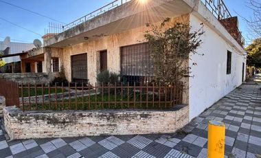 VENTA CASA CON POTENCIAL DE INVERSION - 3 DORM - VILLA AZALAIS