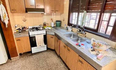 VENTA CASA CON POTENCIAL DE INVERSION - 3 DORM - VILLA AZALAIS