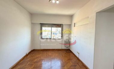 Alquiler de Departamento 2 Ambientes  en Ramos Mejia  Ubicado frente Plaza Mitre