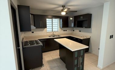 Casa en Cumbres Santa Clara
