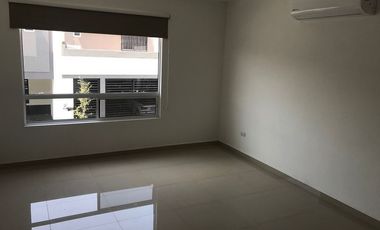 Casa en Renta Cerradas de Cumbres, Monterrey