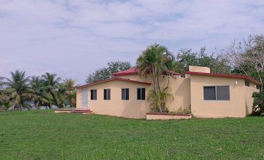 CASA EN VENTA FRENTE AL RIO, TUXPAN, VERACRUZ.