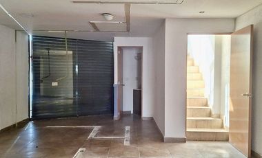 Local en Renta  en planta baja sobre Av. Universidad - 2 niveles