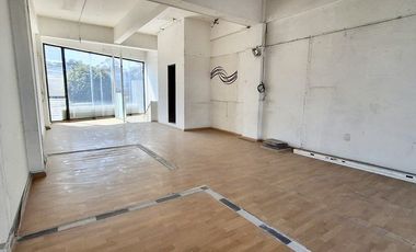 Local en Renta  en planta baja sobre Av. Universidad - 2 niveles