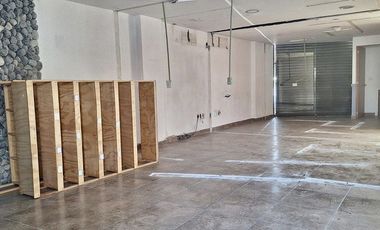 Local en Renta  en planta baja sobre Av. Universidad - 2 niveles