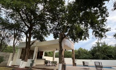 Quinta en Venta en MISION ANTIGUA sobre Carretera a Cadereyta