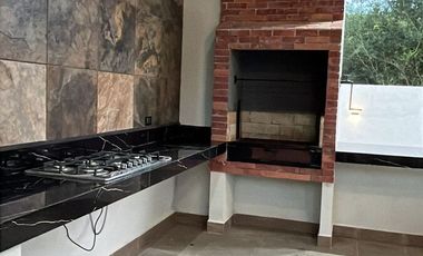 Quinta en Venta en MISION ANTIGUA sobre Carretera a Cadereyta