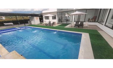 CASA FUSAGASUGA CUNDINAMARCA

500 M2 AREA CONSTRUIDA
1.804 M2 LOTE