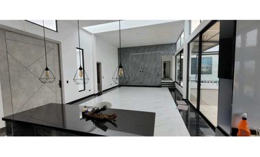 CASA FUSAGASUGA CUNDINAMARCA

500 M2 AREA CONSTRUIDA
1.804 M2 LOTE