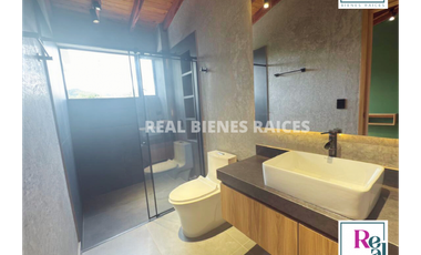 Casa Esquinera en Arriendo – Sector Campestre | Estrato 4