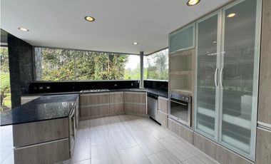 Casa en Arriendo Amoblada en Envigado