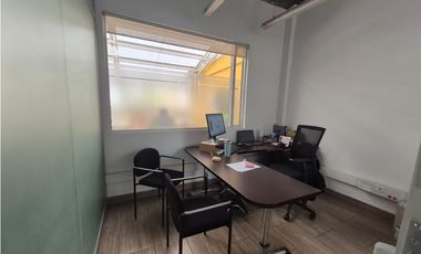 RENTO OFICINA 2.000M2 EXTERIOR 2 PLANTAS COMPLETAS - PARQUE 93