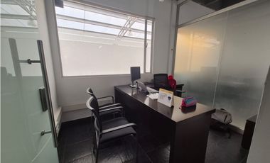 RENTO OFICINA 2.000M2 EXTERIOR 2 PLANTAS COMPLETAS - PARQUE 93