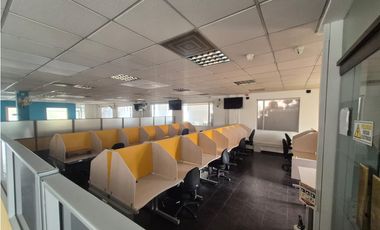 RENTO OFICINA 2.000M2 EXTERIOR 2 PLANTAS COMPLETAS - PARQUE 93