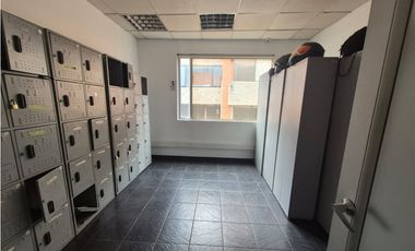 RENTO OFICINA 2.000M2 EXTERIOR 2 PLANTAS COMPLETAS - PARQUE 93